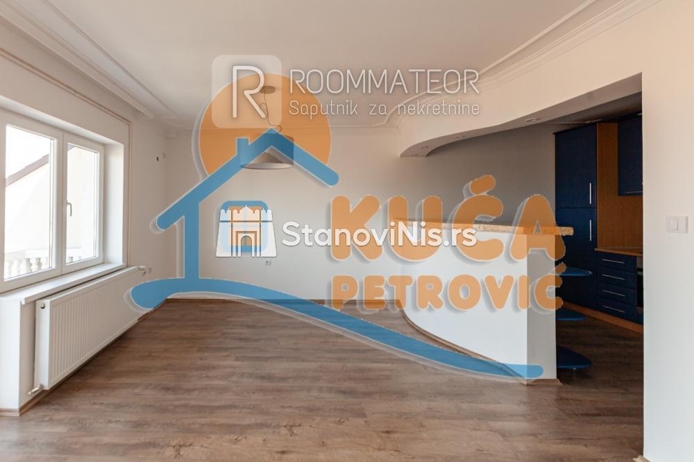 Slika 4 - Stan u zgradi, novogradnja, uknjižen, etažno grejanje, oglas ID p-06739