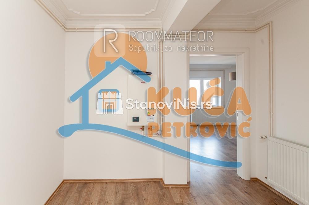 Slika 9 - Stan u zgradi, novogradnja, uknjižen, etažno grejanje, oglas ID p-06739