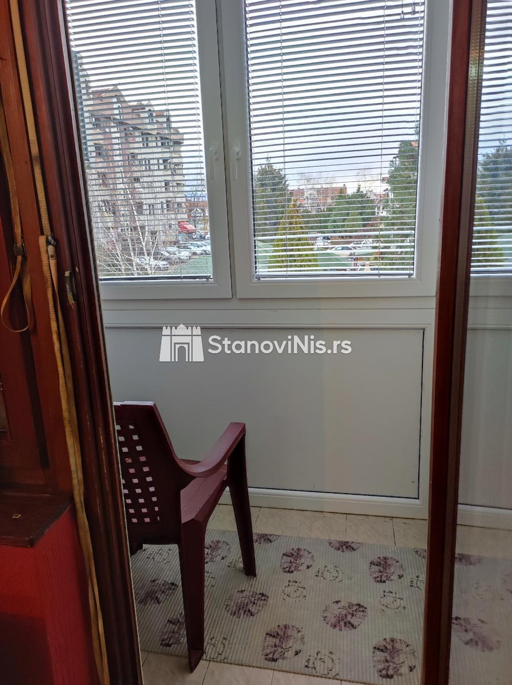 Slika 4 - Prodaja trosobnog stana, Donjovrezinska  Niš, terasa
