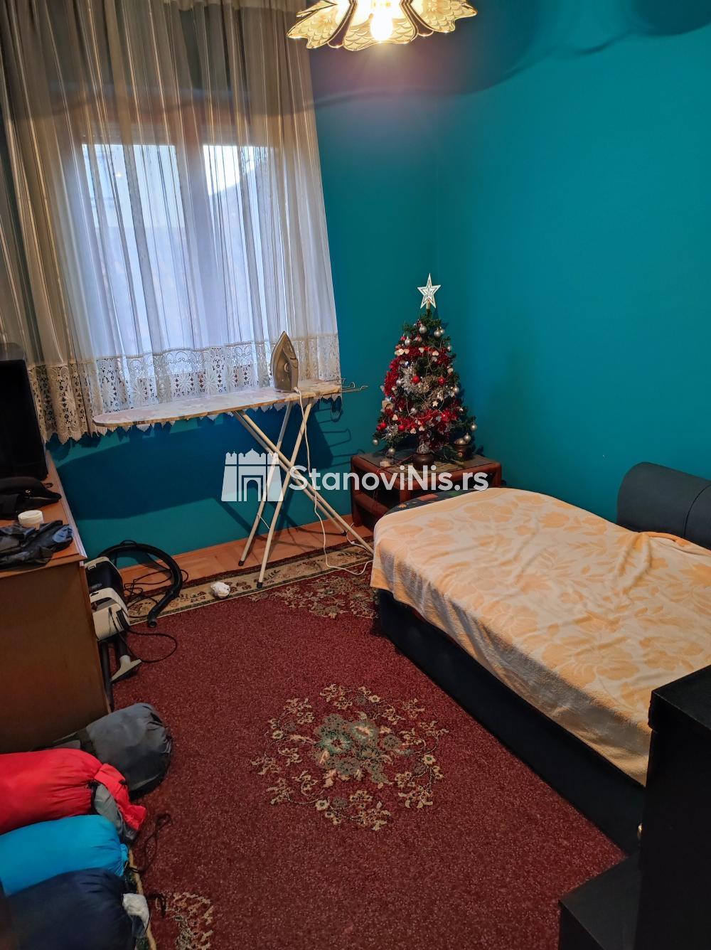 Slika 8 - Prodaja trosobnog stana, Donjovrezinska  Niš, terasa