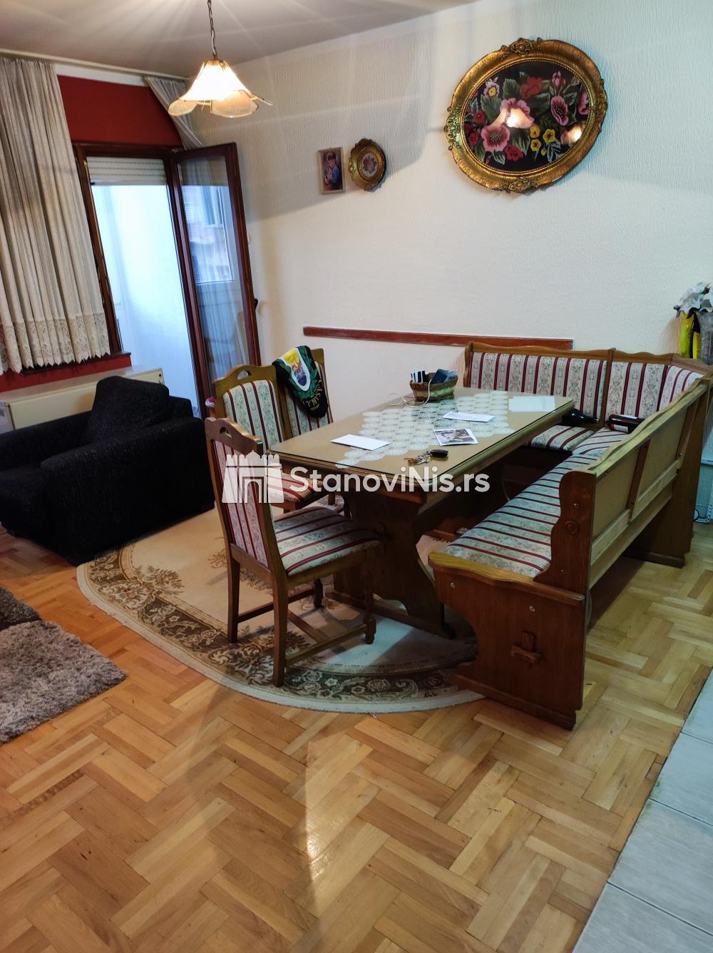 Slika 7 - Prodaja trosobnog stana, Donjovrezinska  Niš, terasa