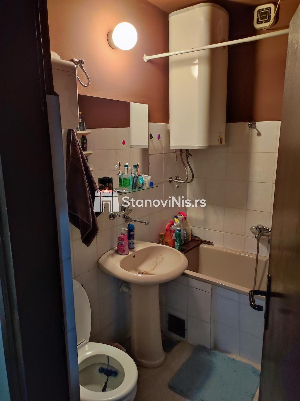 Slika 0 - Prodaja trosobnog stana, Donjovrezinska  Niš, terasa