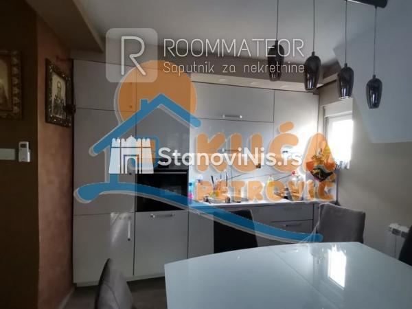 Slika 2 - Stan u zgradi, novogradnja, uknjižen, etažno grejanje, oglas ID p-010737