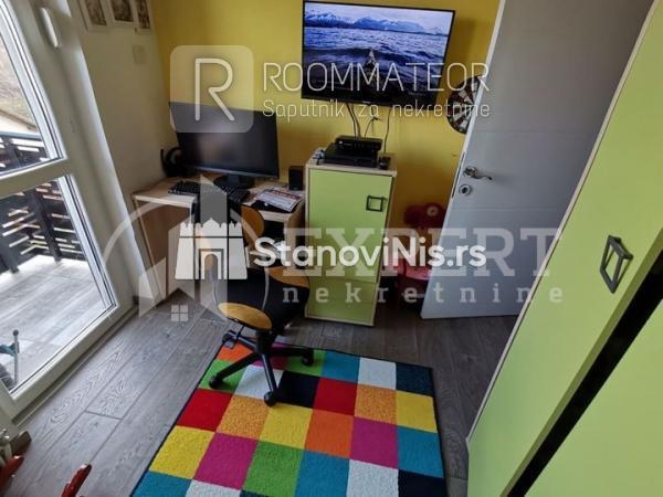 Slika 3 - Stan u zgradi, novogradnja, uknjižen, etažno grejanje, oglas ID p-010737