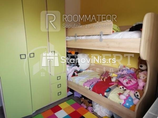 Slika 4 - Stan u zgradi, novogradnja, uknjižen, etažno grejanje, oglas ID p-010737