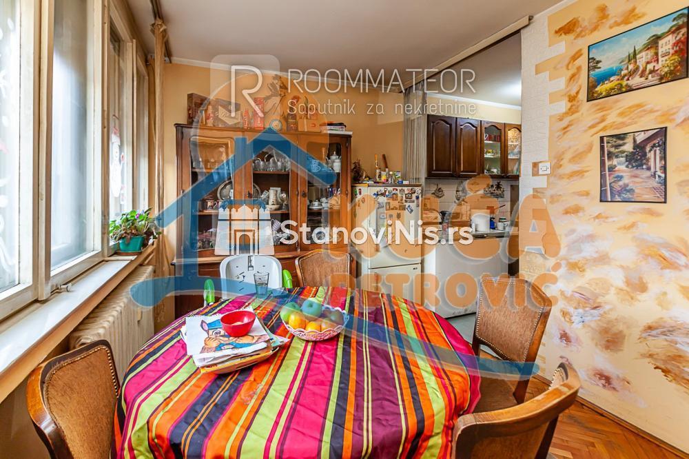 Slika 7 - Stan u zgradi, uknjižen, centralno grejanje, oglas ID p-010779