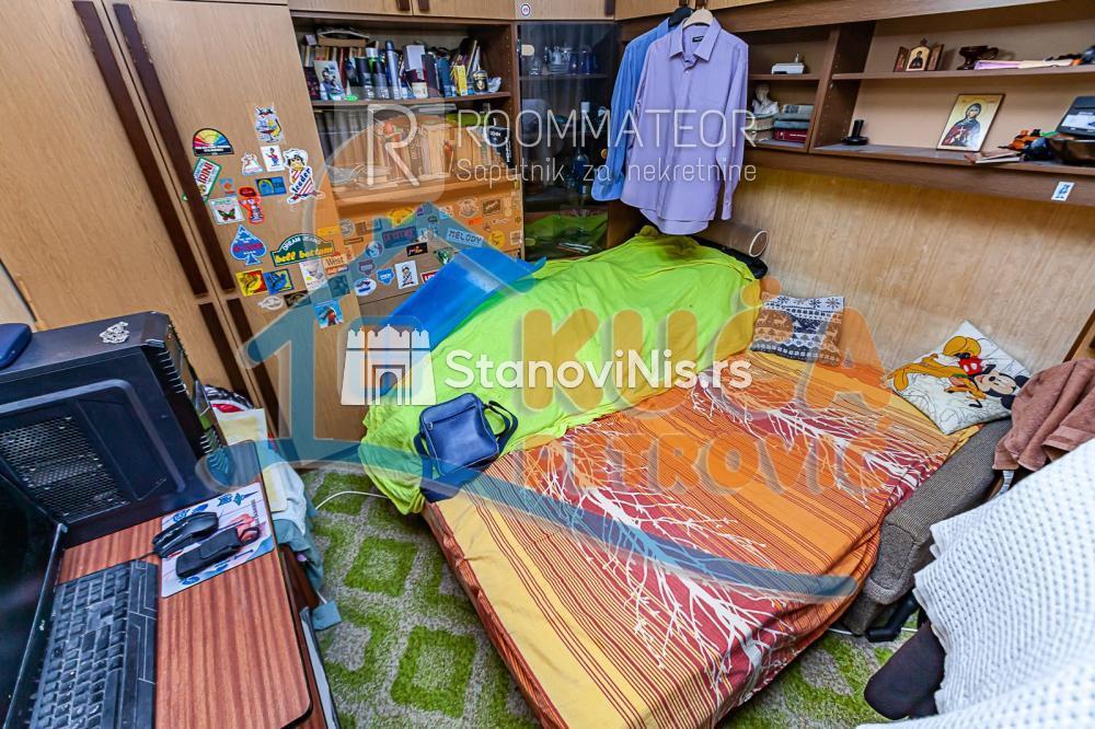 Slika 4 - Stan u zgradi, uknjižen, centralno grejanje, oglas ID p-010779