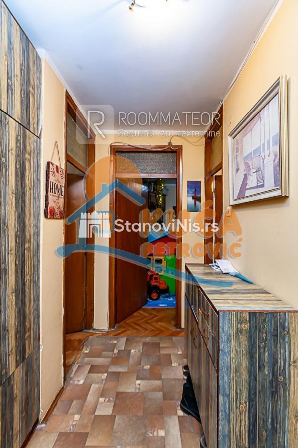 Slika 11 - Stan u zgradi, uknjižen, centralno grejanje, oglas ID p-010779