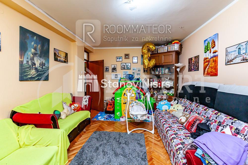 Slika 1 - Stan u zgradi, uknjižen, centralno grejanje, oglas ID p-010779