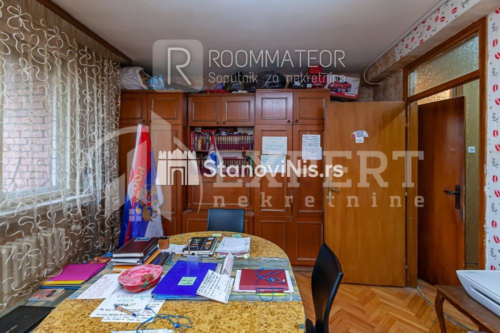 Slika 6 - Stan u zgradi, uknjižen, centralno grejanje, oglas ID p-010779