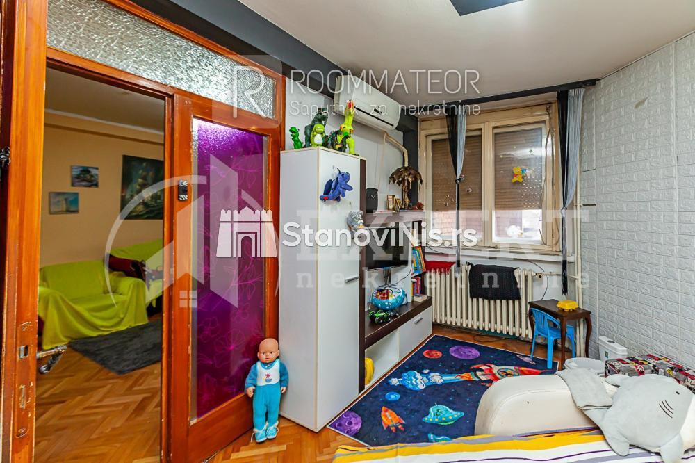 Slika 2 - Stan u zgradi, uknjižen, centralno grejanje, oglas ID p-010779