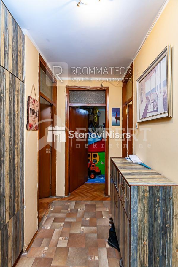 Slika 11 - Stan u zgradi, uknjižen, centralno grejanje, oglas ID p-010779