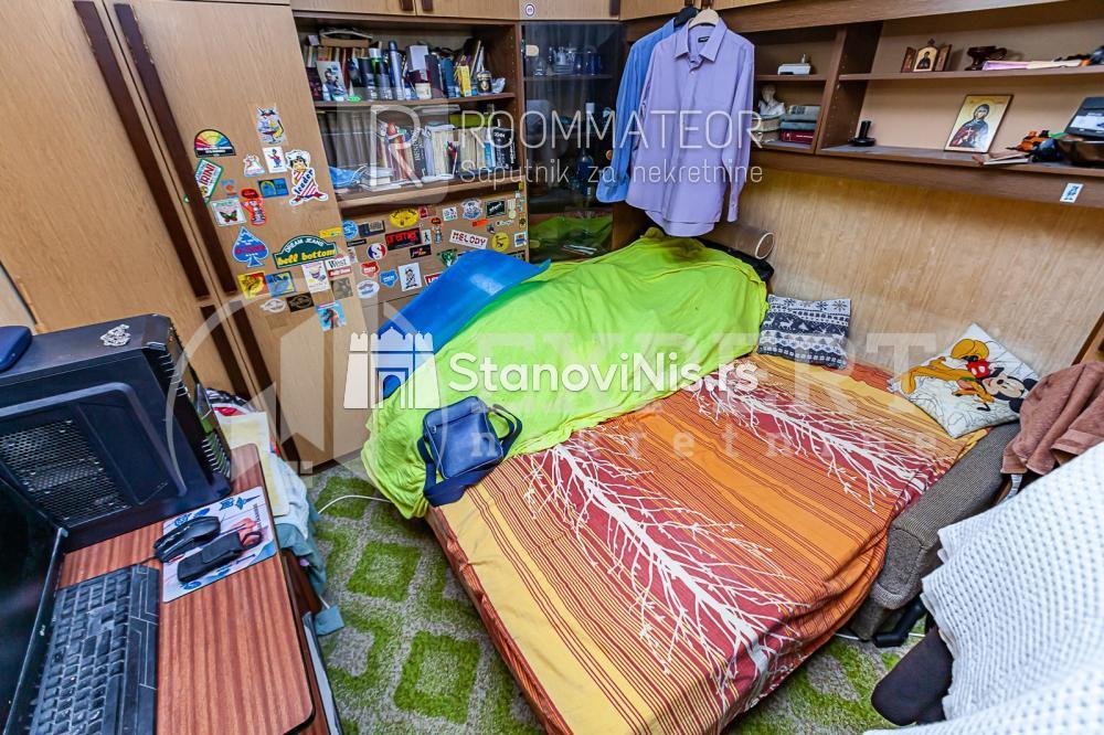 Slika 4 - Stan u zgradi, uknjižen, centralno grejanje, oglas ID p-010779