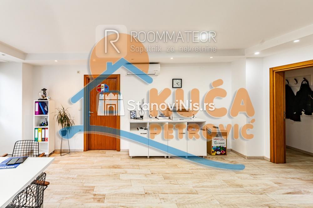 Slika 3 - Stan u zgradi, uknjižen, etažno grejanje, oglas ID p-010800