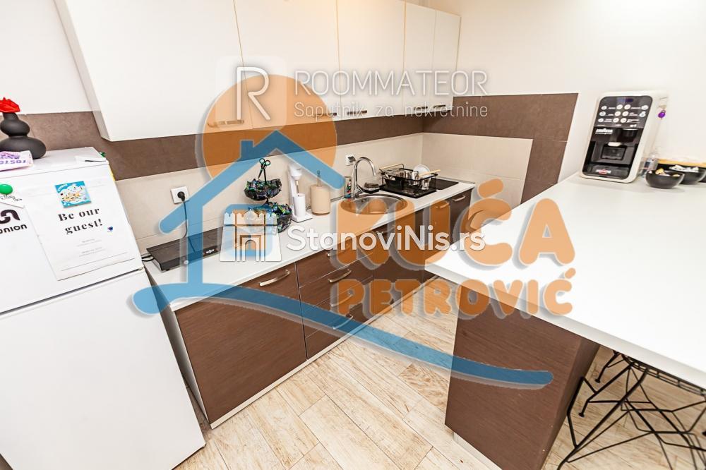 Slika 4 - Stan u zgradi, uknjižen, etažno grejanje, oglas ID p-010800