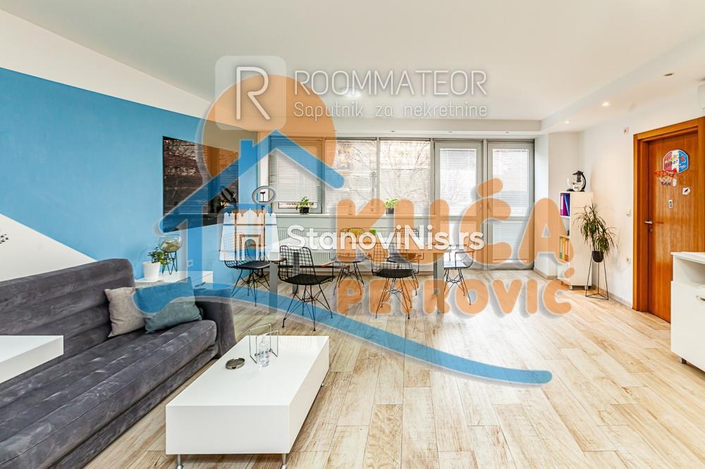 Slika 1 - Stan u zgradi, uknjižen, etažno grejanje, oglas ID p-010800