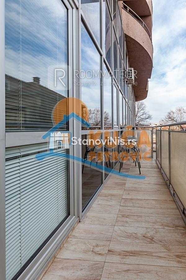 Slika 5 - Stan u zgradi, uknjižen, etažno grejanje, oglas ID p-010800