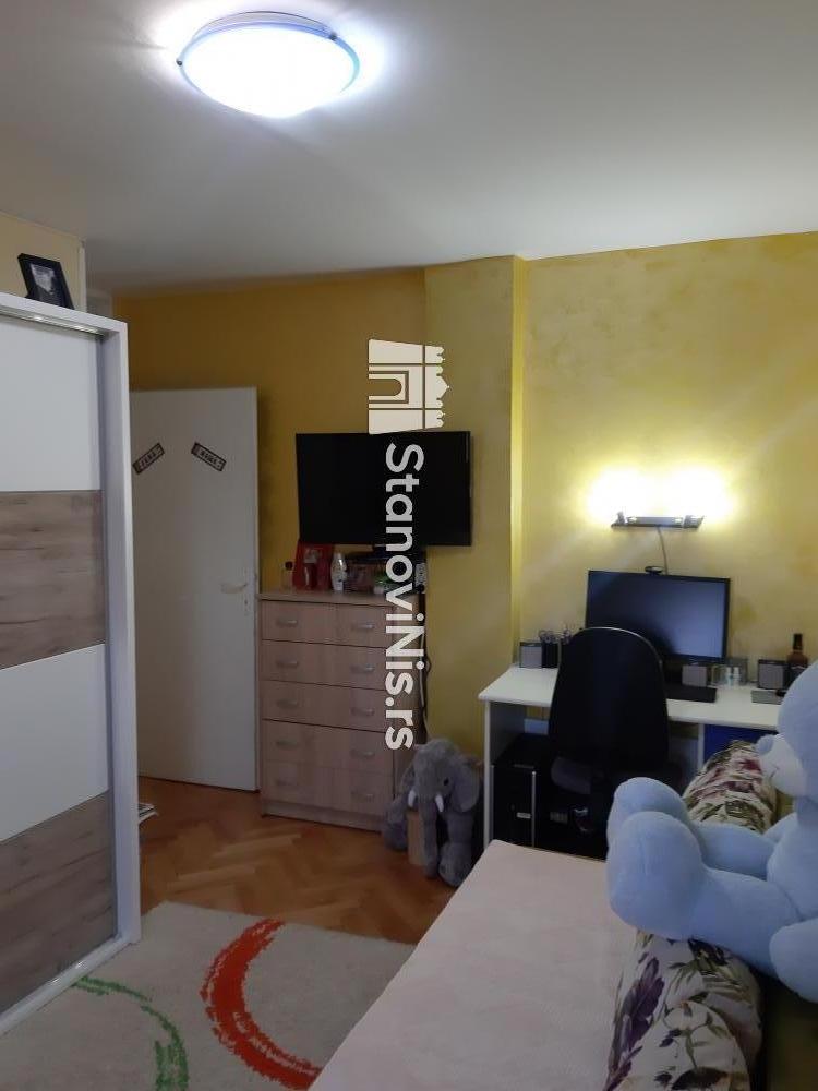 Slika 4 - Prodaja dvoiposobnog stana, Blagoja Parovica Niš, terasa, lift