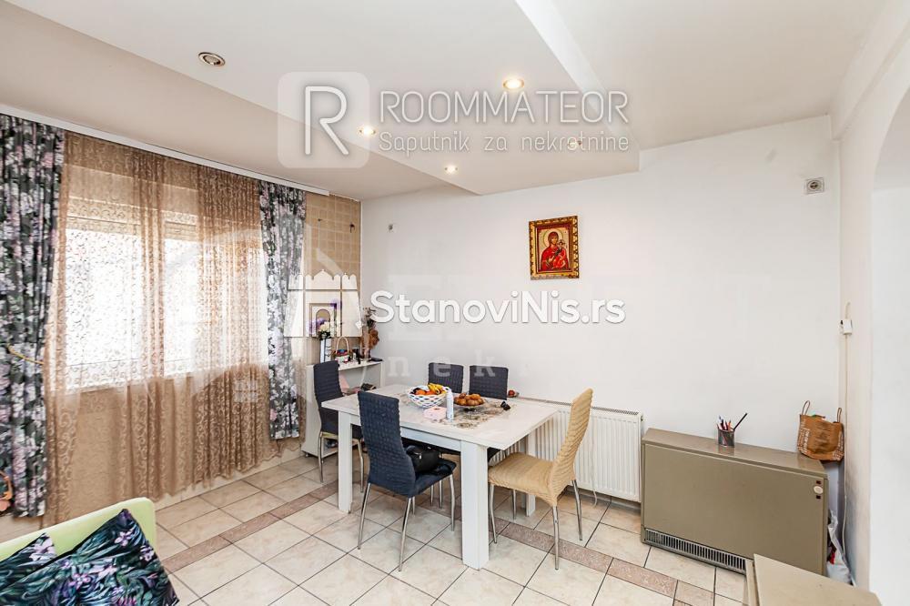 Glavna slika -Stan u zgradi, uknjižen, centralno grejanje, oglas ID p-010976