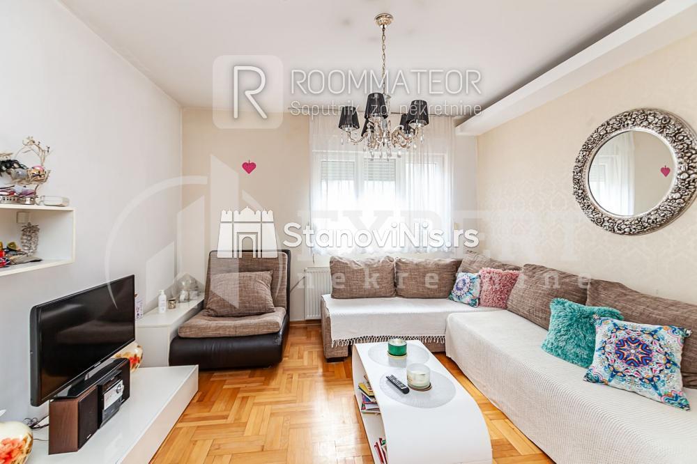 Slika 2 - Stan u zgradi, uknjižen, centralno grejanje, oglas ID p-010976