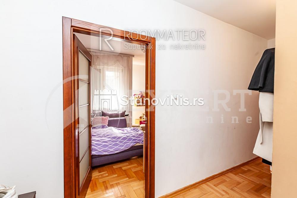 Slika 7 - Stan u zgradi, uknjižen, centralno grejanje, oglas ID p-010976