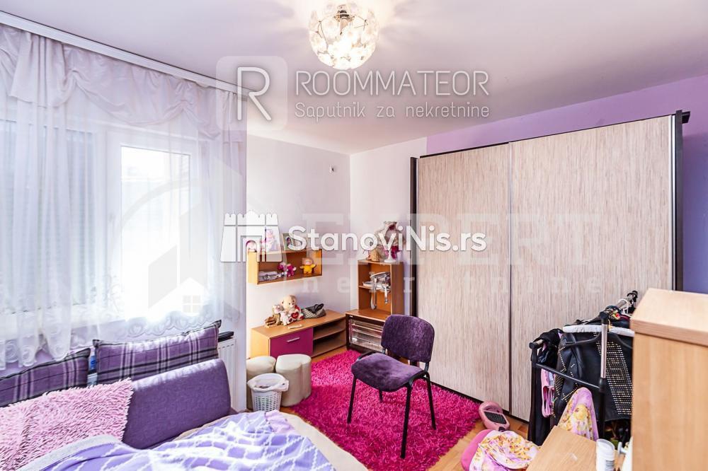 Slika 11 - Stan u zgradi, uknjižen, centralno grejanje, oglas ID p-010976