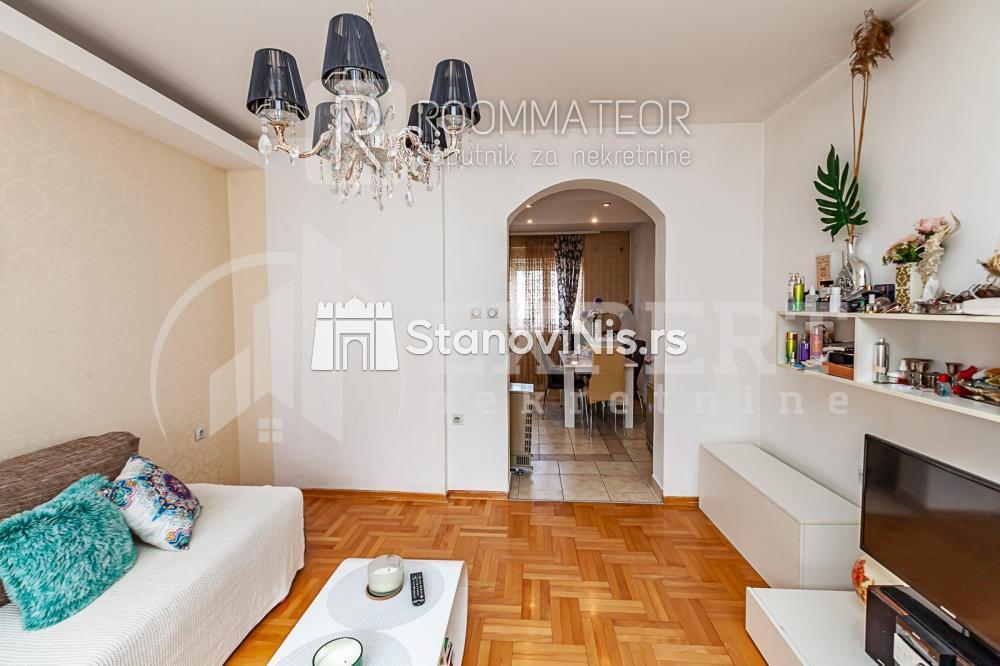 Slika 3 - Stan u zgradi, uknjižen, centralno grejanje, oglas ID p-010976