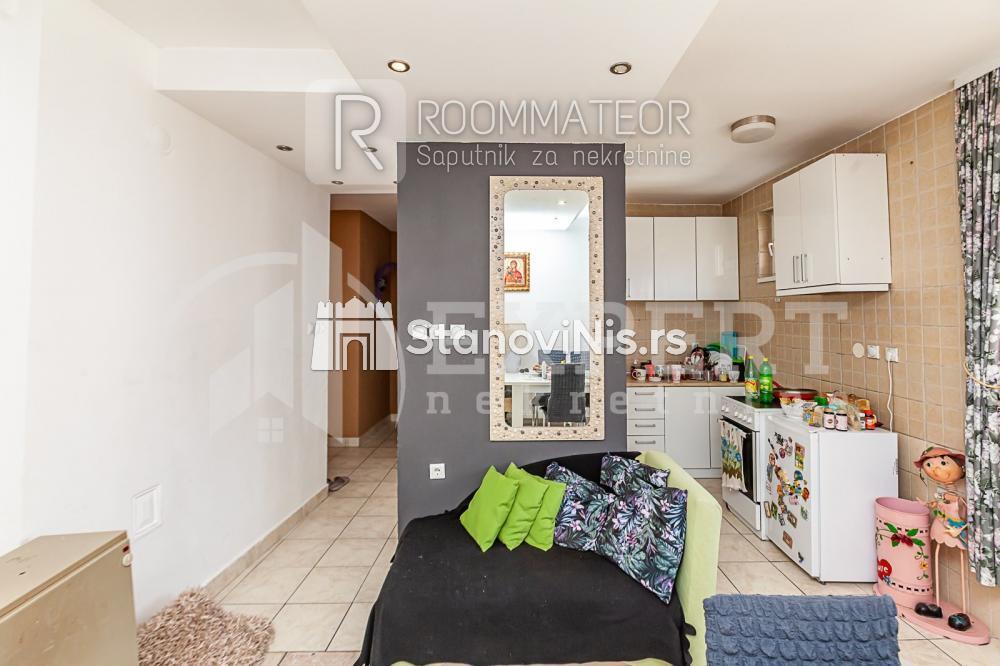 Slika 9 - Stan u zgradi, uknjižen, centralno grejanje, oglas ID p-010976