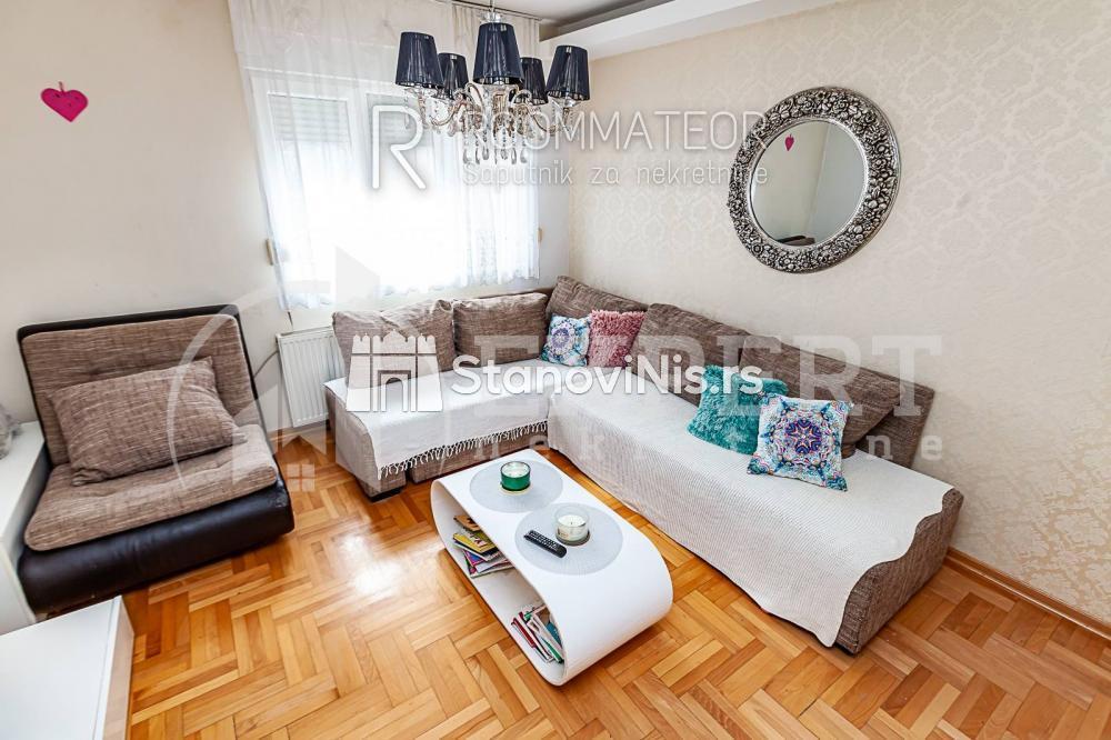 Slika 4 - Stan u zgradi, uknjižen, centralno grejanje, oglas ID p-010976