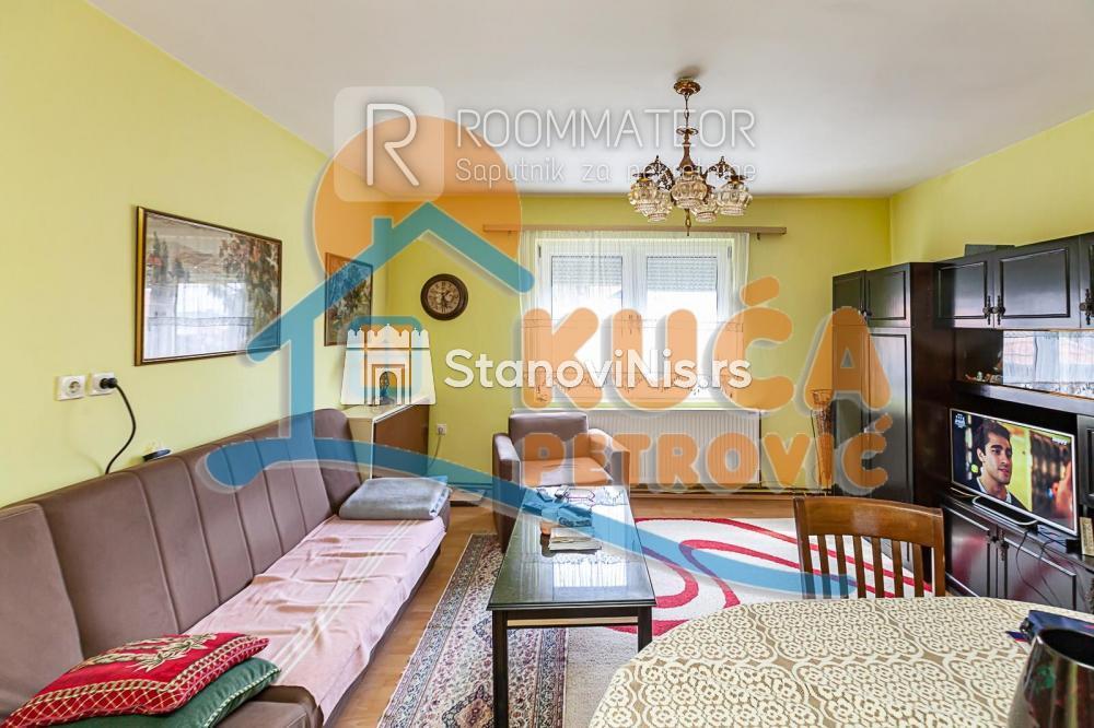 Slika 11 - Stan u zgradi, uknjižen, etažno grejanje, oglas ID p-010993