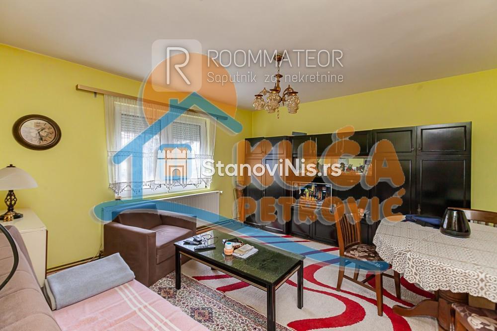 Slika 9 - Stan u zgradi, uknjižen, etažno grejanje, oglas ID p-010993