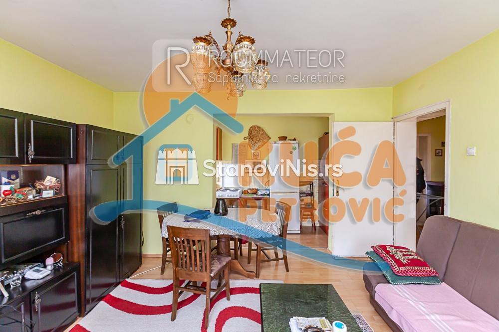 Slika 10 - Stan u zgradi, uknjižen, etažno grejanje, oglas ID p-010993