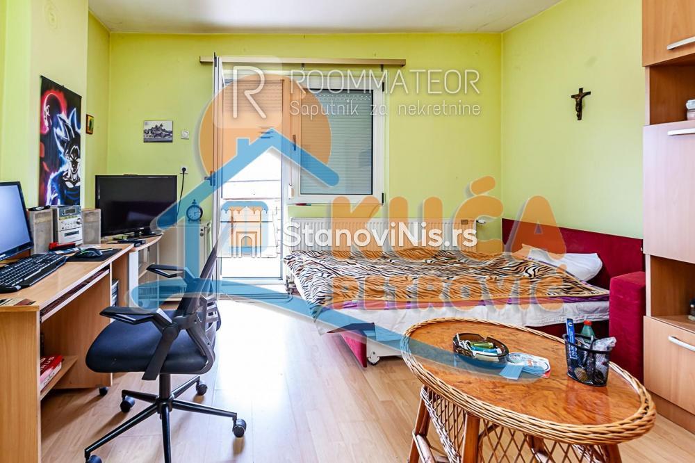 Slika 5 - Stan u zgradi, uknjižen, etažno grejanje, oglas ID p-010993