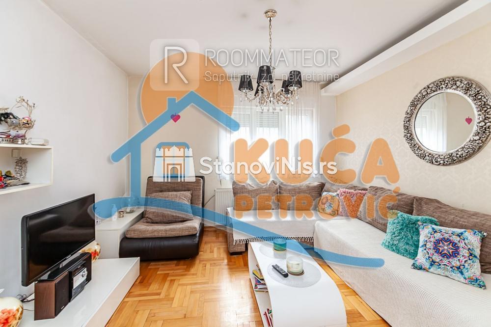 Slika 2 - Stan u zgradi, uknjižen, centralno grejanje, oglas ID p-010976