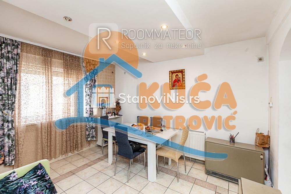 Glavna slika -Stan u zgradi, uknjižen, centralno grejanje, oglas ID p-010976