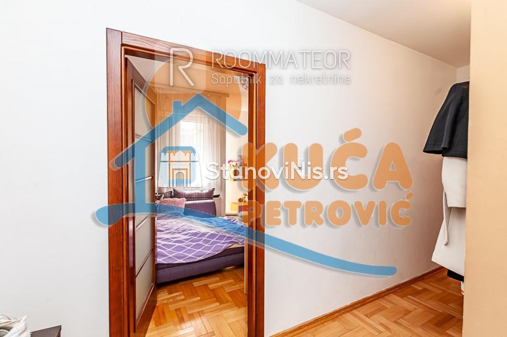 Slika 7 - Stan u zgradi, uknjižen, centralno grejanje, oglas ID p-010976