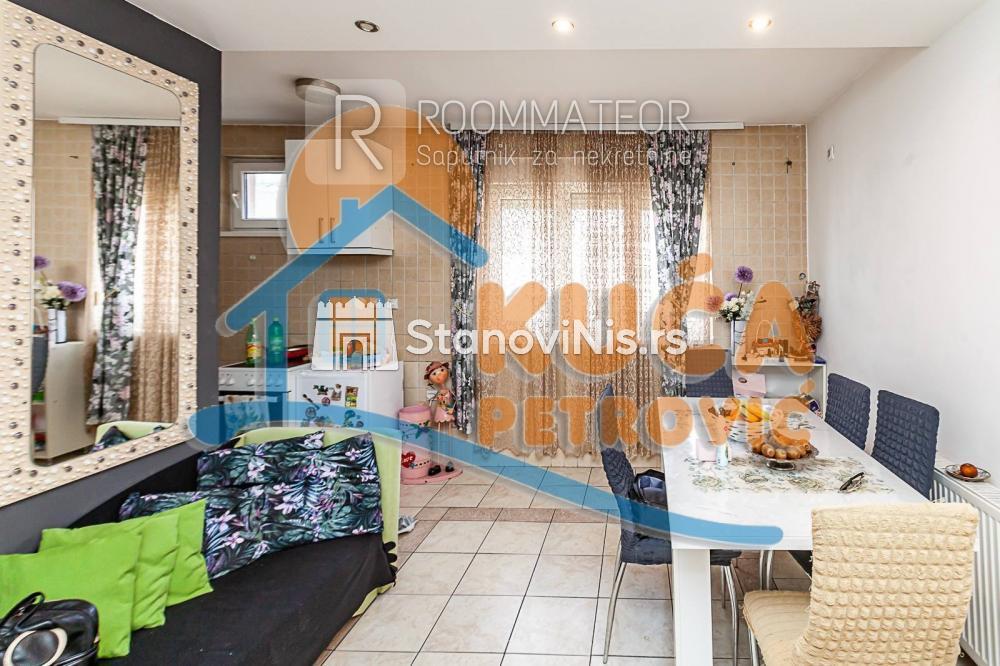 Slika 1 - Stan u zgradi, uknjižen, centralno grejanje, oglas ID p-010976