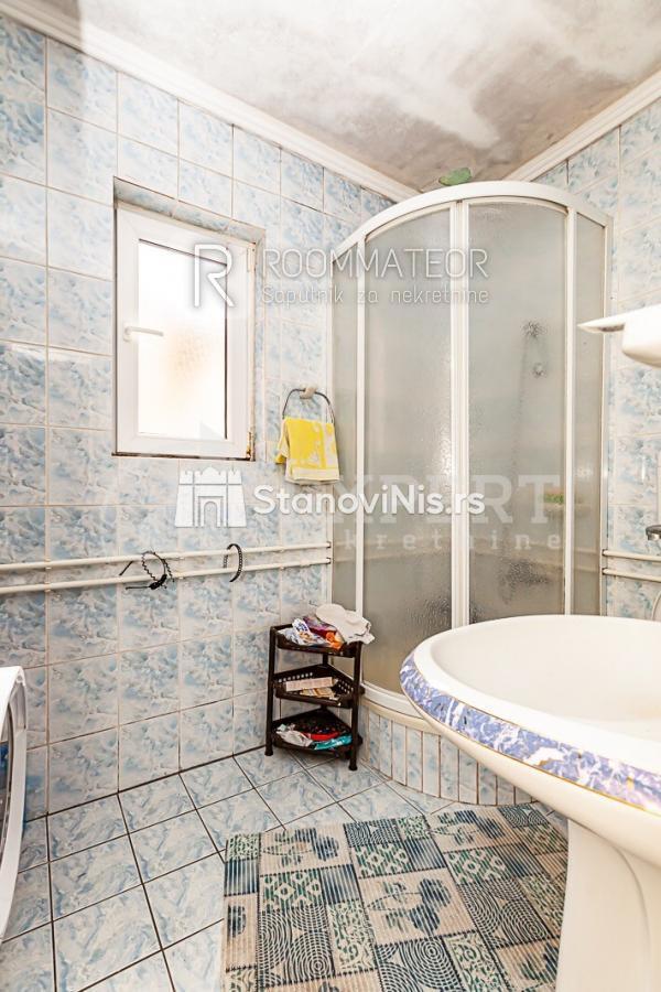 Slika 6 - Stan u zgradi, uknjižen, etažno grejanje, oglas ID p-010993