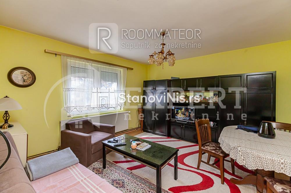 Slika 9 - Stan u zgradi, uknjižen, etažno grejanje, oglas ID p-010993