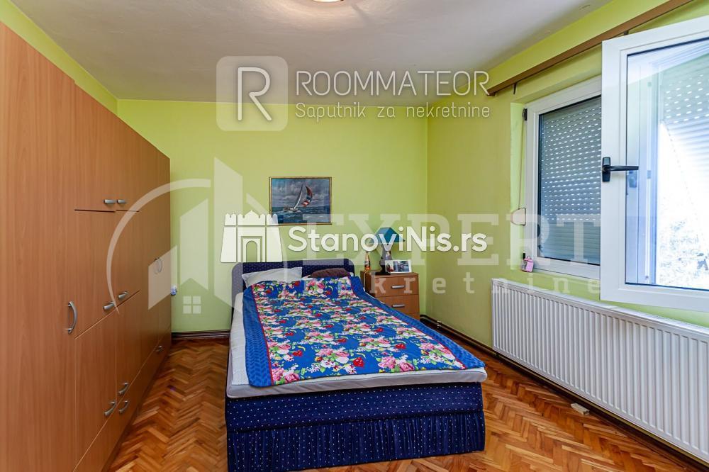 Slika 4 - Stan u zgradi, uknjižen, etažno grejanje, oglas ID p-010993