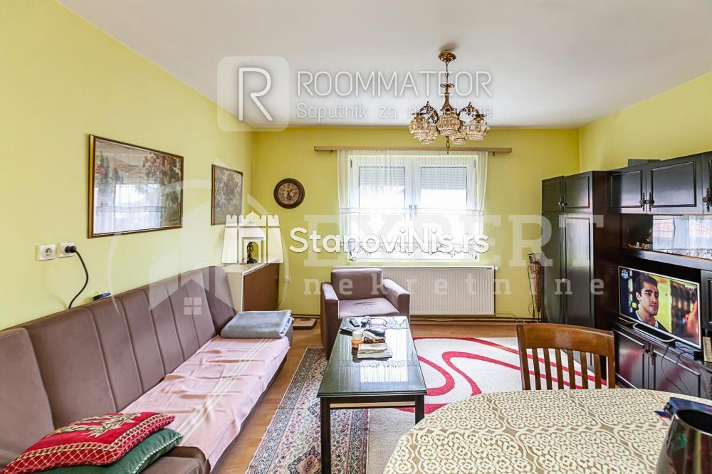 Slika 8 - Stan u zgradi, uknjižen, etažno grejanje, oglas ID p-010993