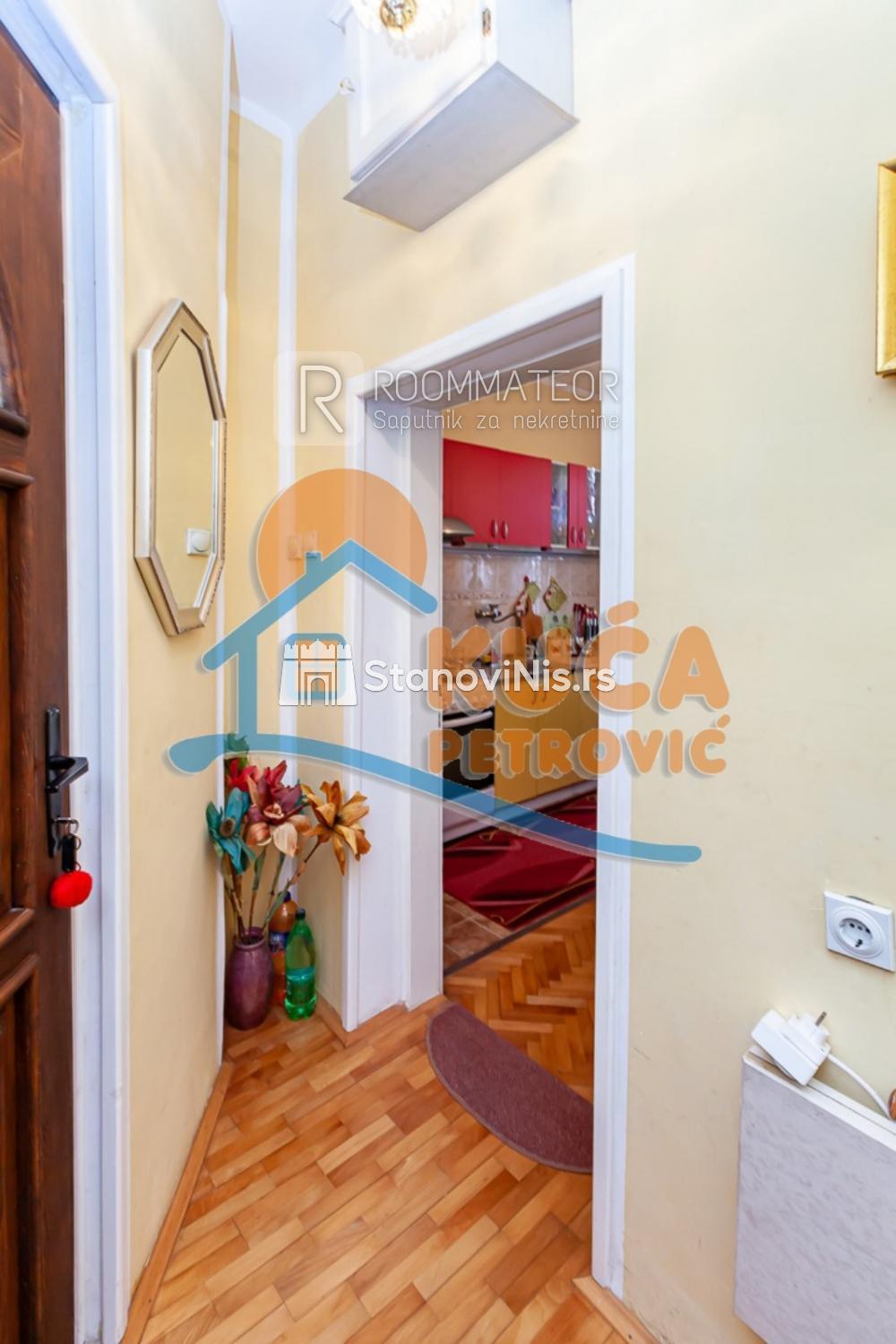 Slika 10 - Stan u zgradi, uknjižen, grejanje na struju, oglas ID p-011137