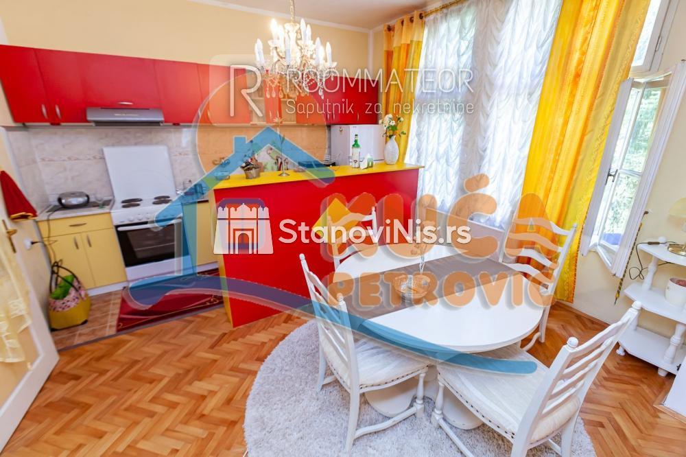 Slika 7 - Stan u zgradi, uknjižen, grejanje na struju, oglas ID p-011137