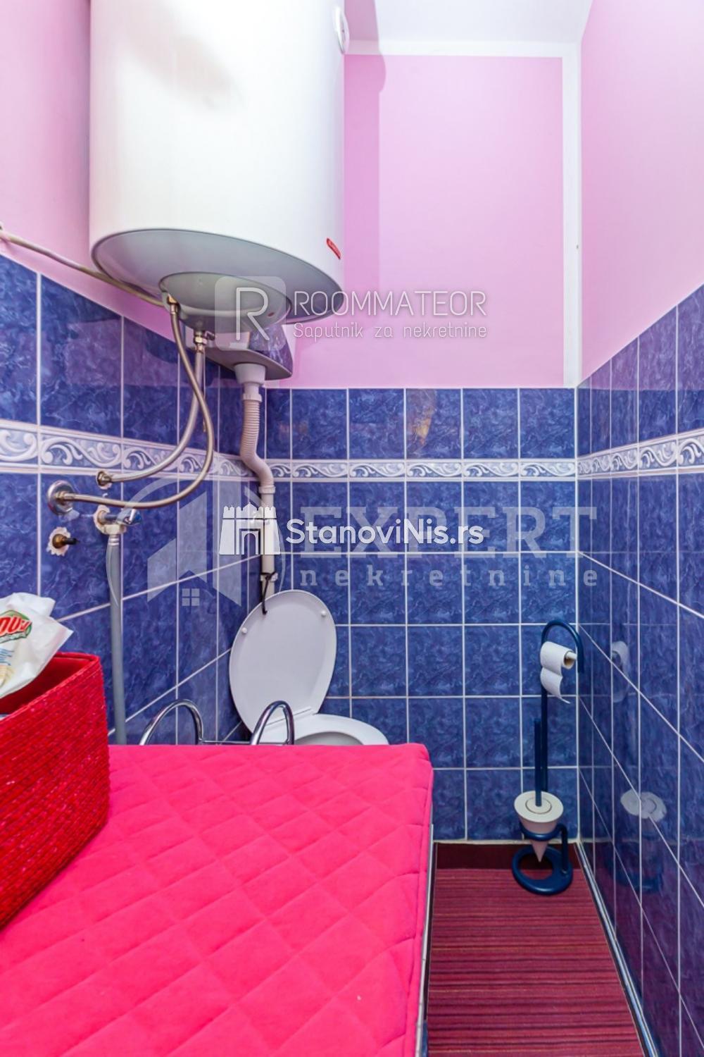 Slika 11 - Stan u zgradi, uknjižen, grejanje na struju, oglas ID p-011137