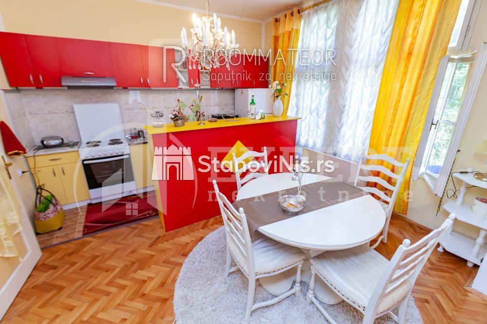 Slika 7 - Stan u zgradi, uknjižen, grejanje na struju, oglas ID p-011137