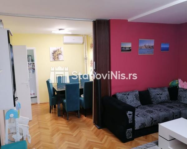 Glavna slika -trosoban stan kod gradske bolnice