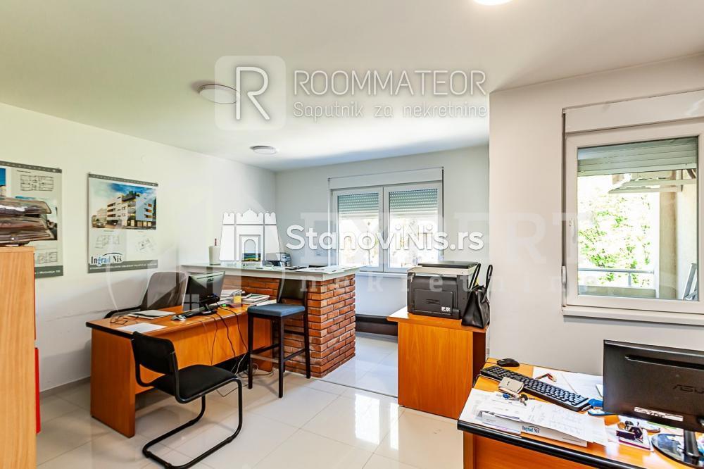 Slika 1 - Stan u zgradi, uknjižen, etažno grejanje, oglas ID p-011262