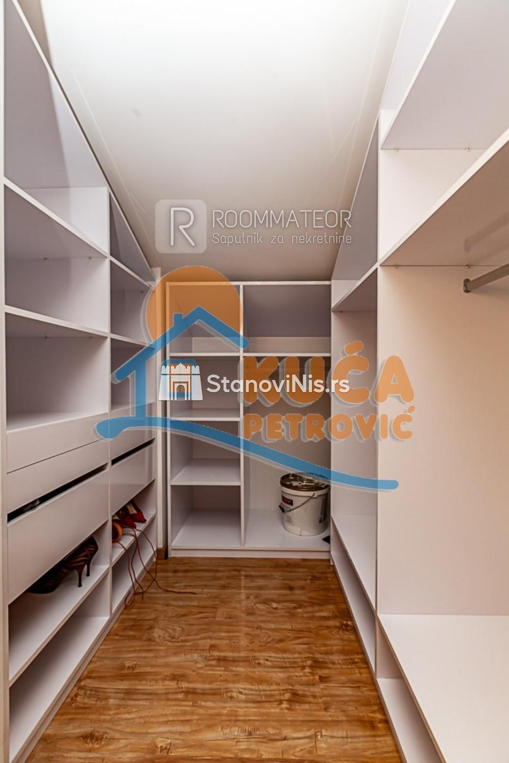 Slika 6 - Stan u zgradi, uknjižen, etažno grejanje, oglas ID p-011262
