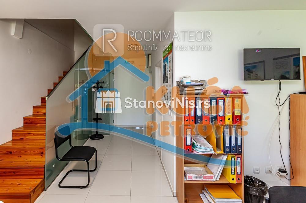 Glavna slika -Stan u zgradi, uknjižen, etažno grejanje, oglas ID p-011262