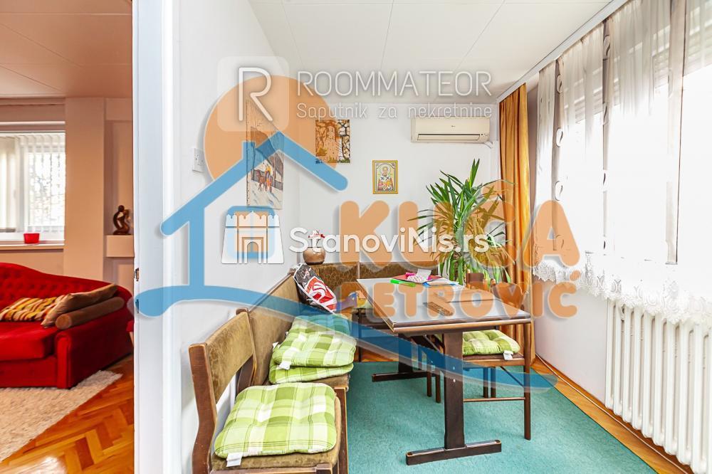 Slika 3 - Stan u zgradi, uknjižen, centralno grejanje, oglas ID p-011345